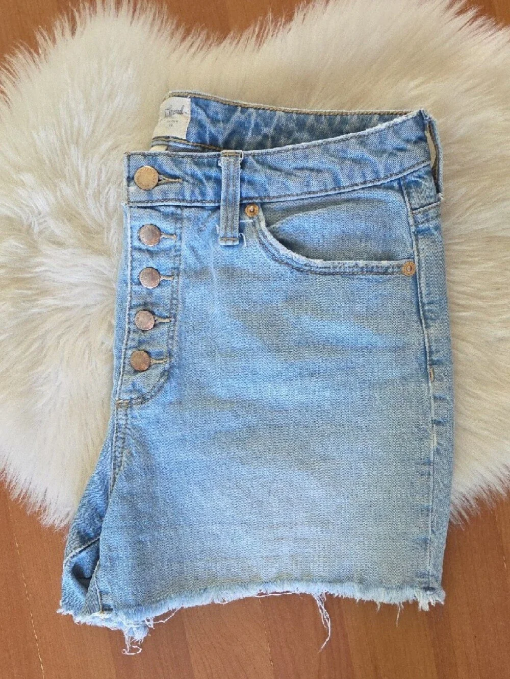 Universal Thread Light Wash Button-Fly Denim Shorts